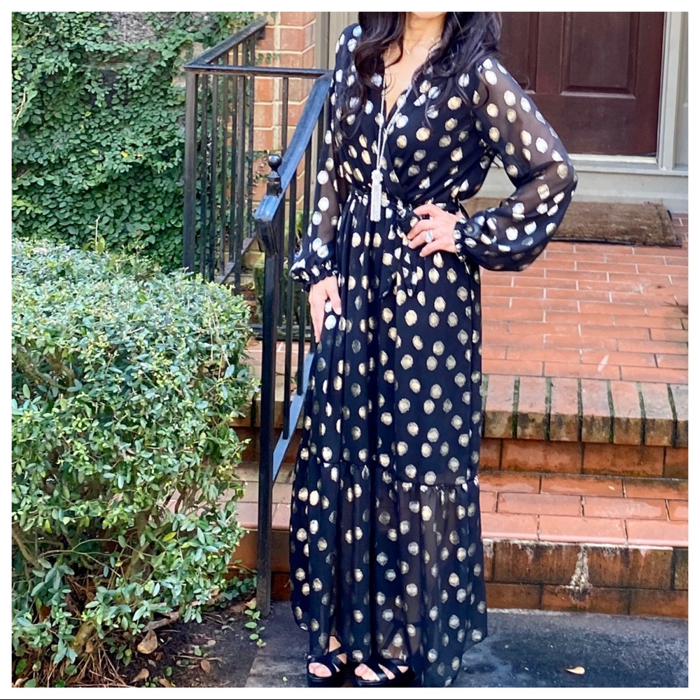 ✨LAST ONE✨Absolutely Fabulous Faux Wrap dress - Picture 2 of 6